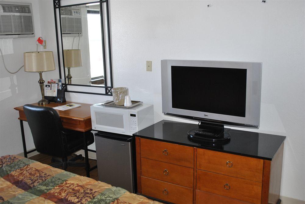 Waconia Inn And Suites ภายนอก รูปภาพ
