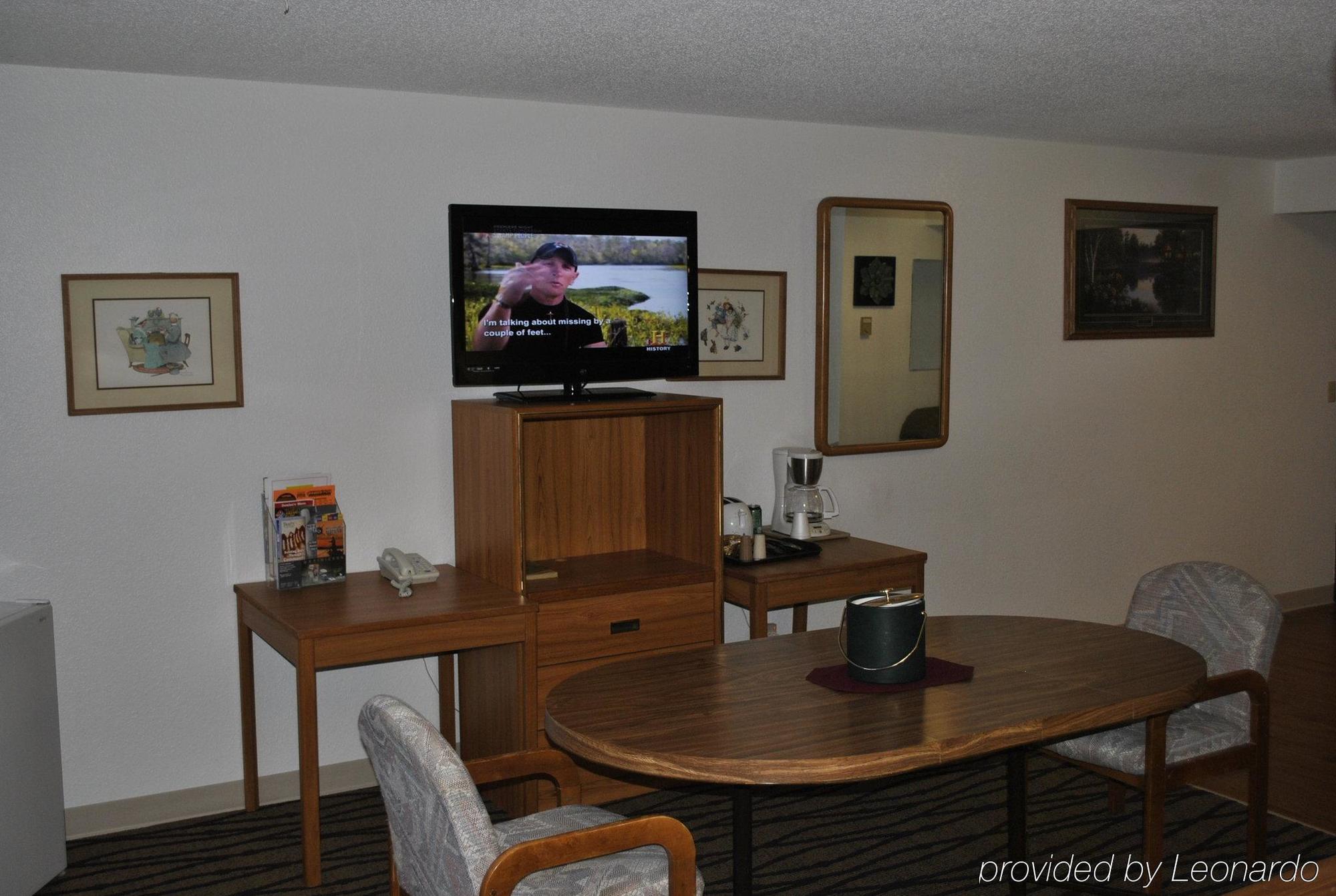 Waconia Inn And Suites ภายนอก รูปภาพ