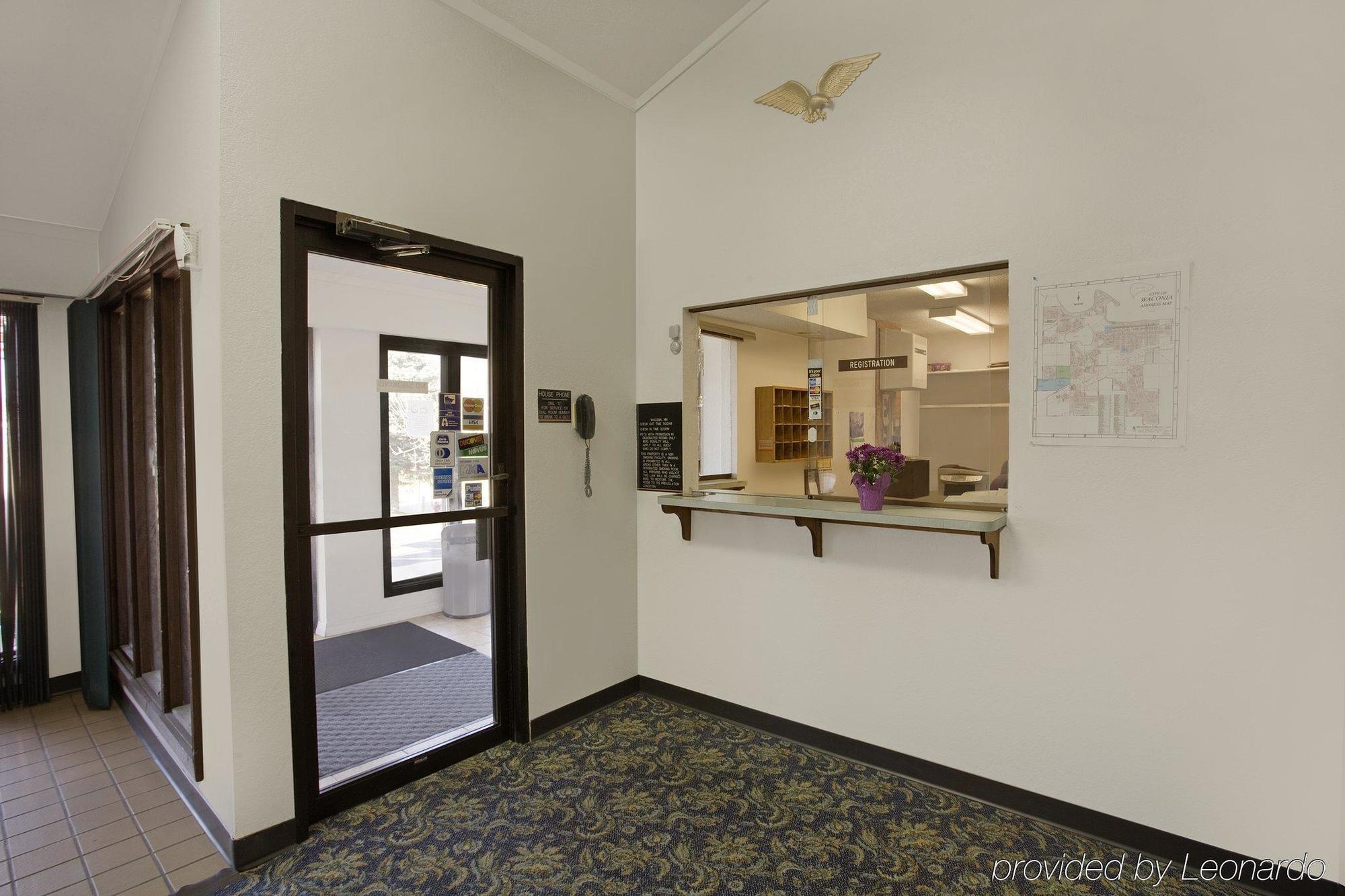 Waconia Inn And Suites ภายนอก รูปภาพ