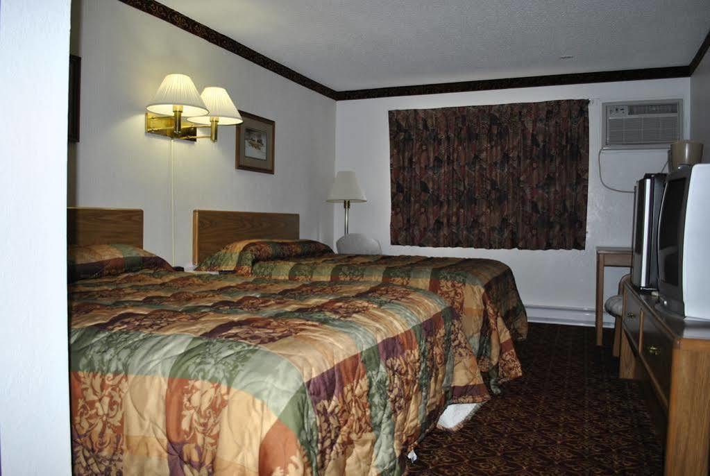Waconia Inn And Suites ภายนอก รูปภาพ